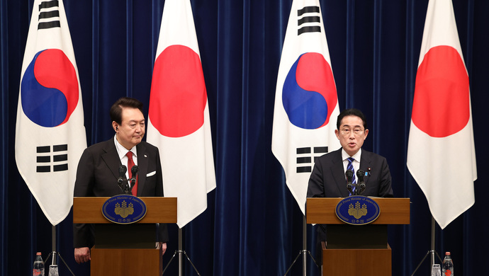 日韩关系"破冰",民众集会抗议,"半满的玻璃杯"能装满吗?