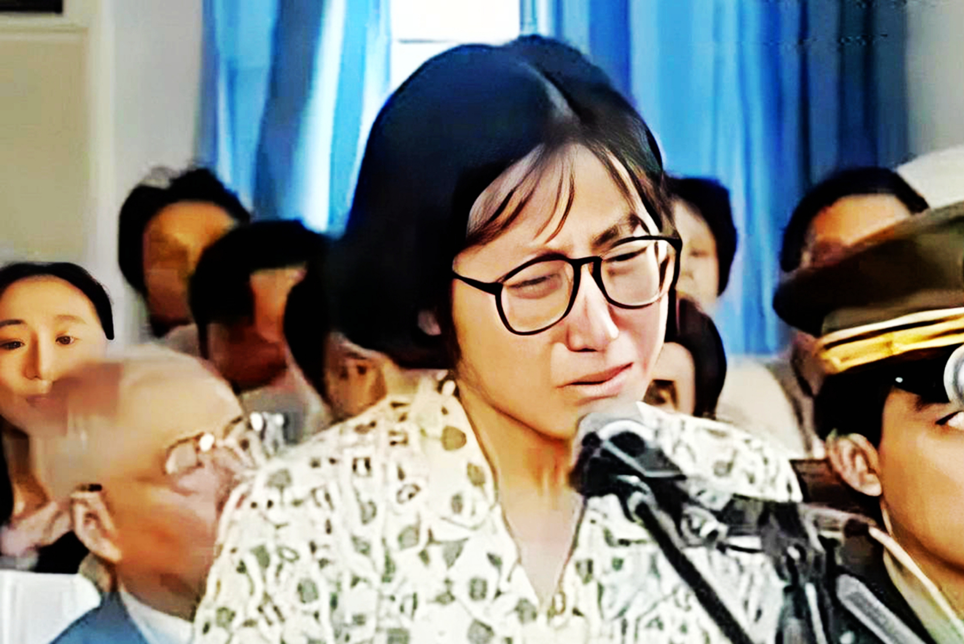 1996年,杨玉霞的照片因"硫酸违规案"在上海被起诉.