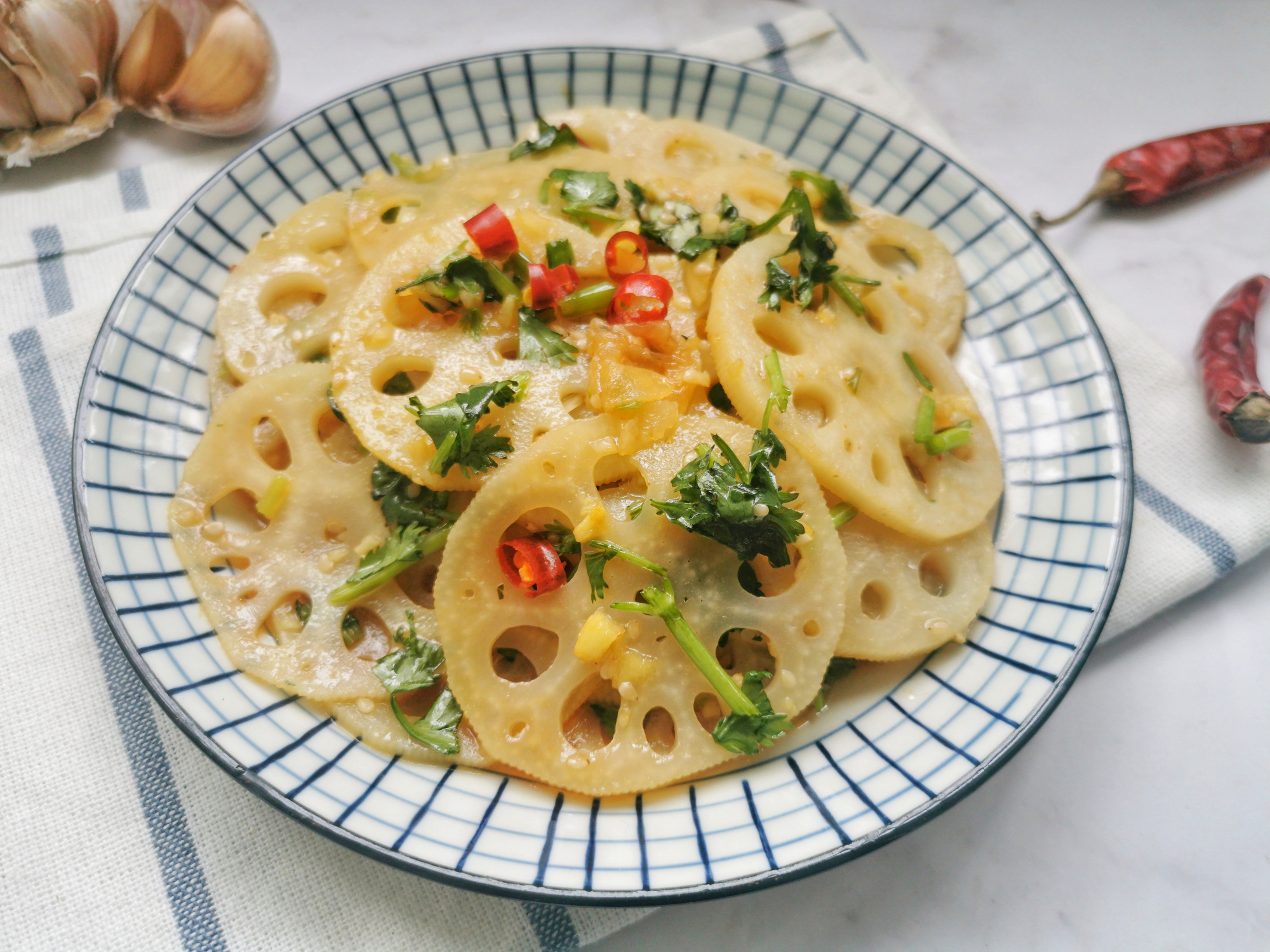 凉拌莲藕,选七孔藕还是九孔藕?选错了,怪不得口感不脆颜色难看