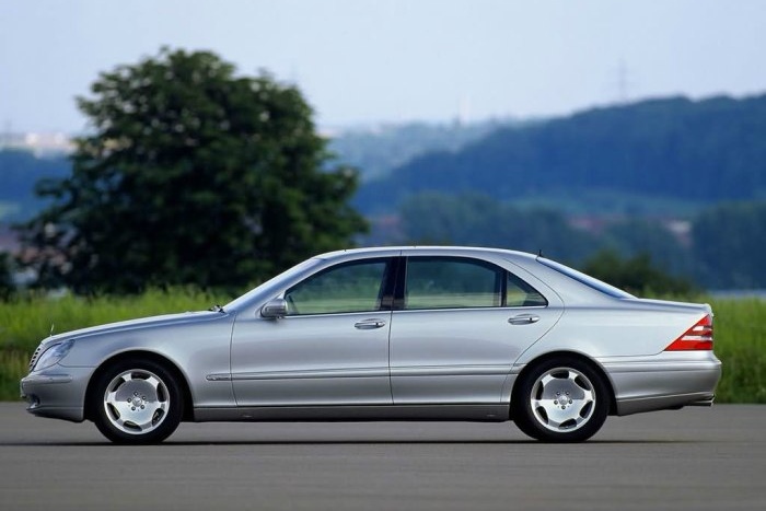 w220 奔驰s  多少车迷的梦想之车