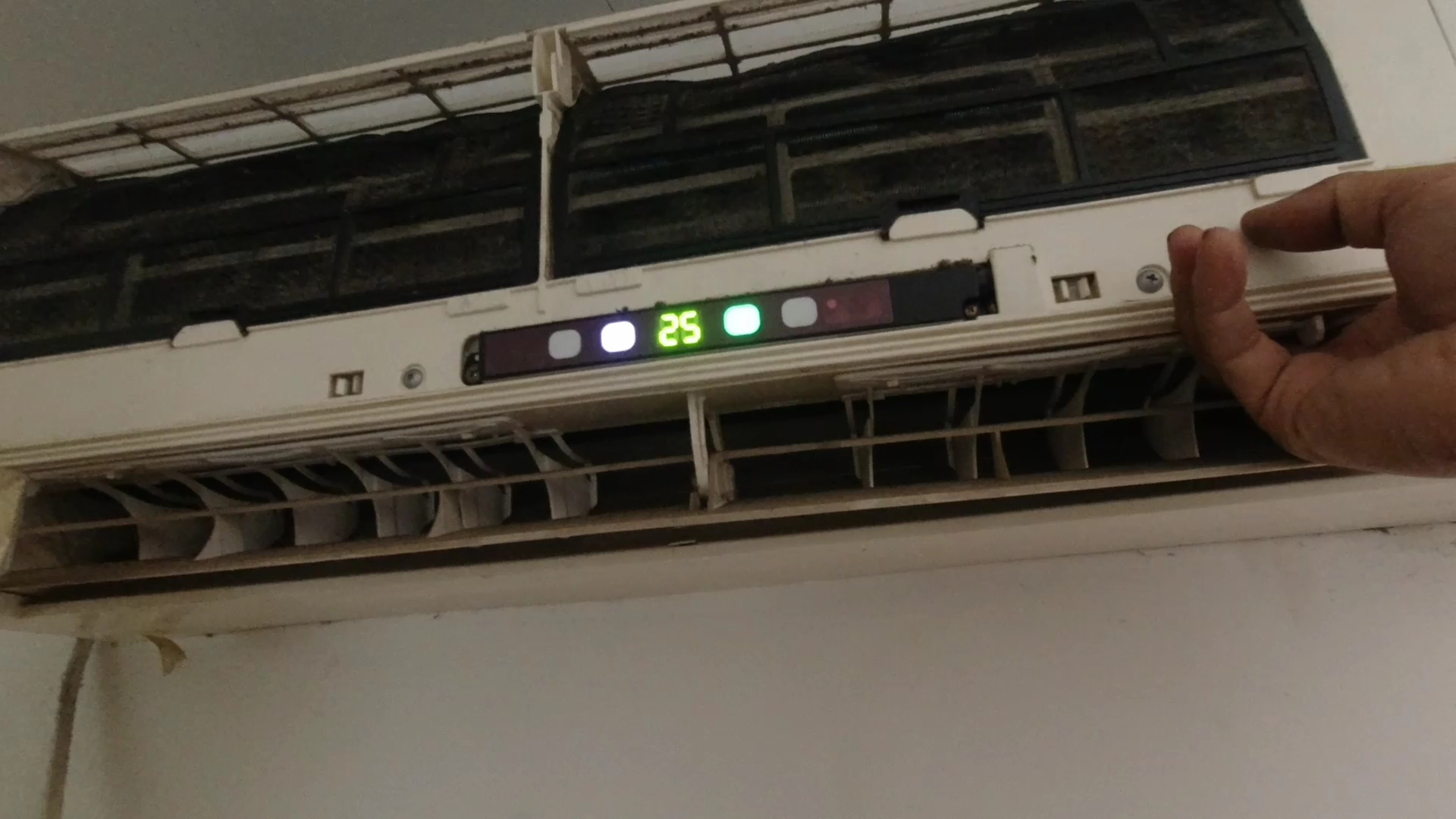 空调开一会儿自动停了怎么回事