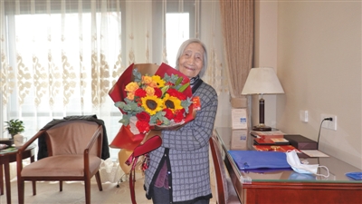 全国脱贫攻坚楷模夏森:扶贫先扶教 不让孩子在教育上吃苦