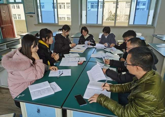 水头一小教共体鹤溪小学开展新教师学习交流活动