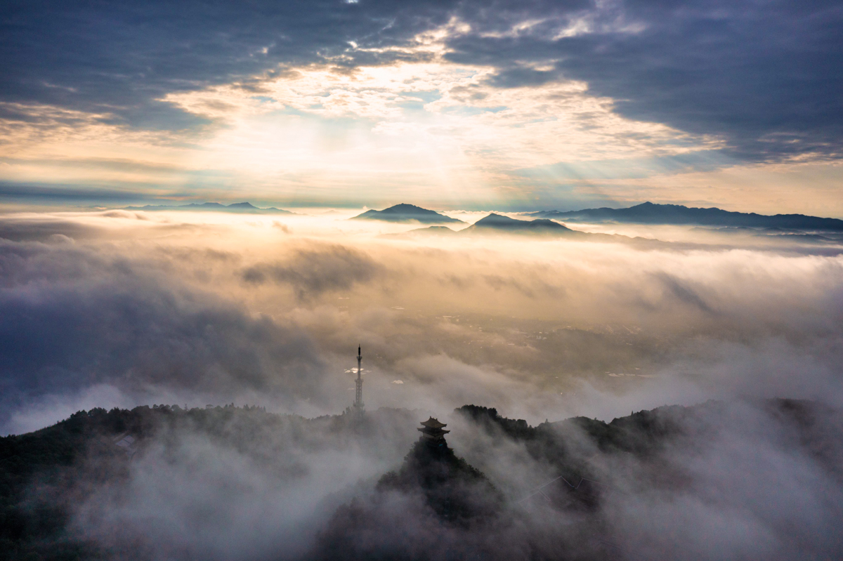 高山云雾 背景图图片