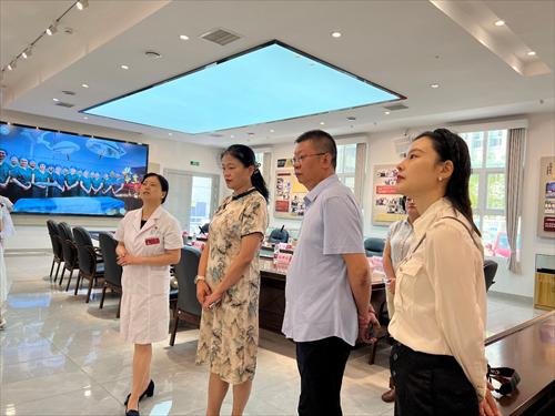 「绵阳」九三学社市委会主委尚丽平走访江油市第二人民医院