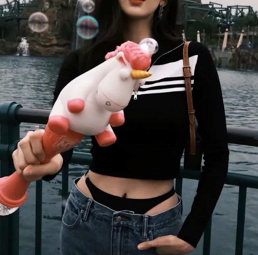 为什么穿低腰裤的女生都要把内裤露在外面