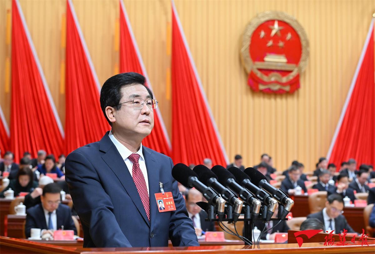 省十四届人大三次会议开幕 周祖翼主持 赵龙作政府工作报告