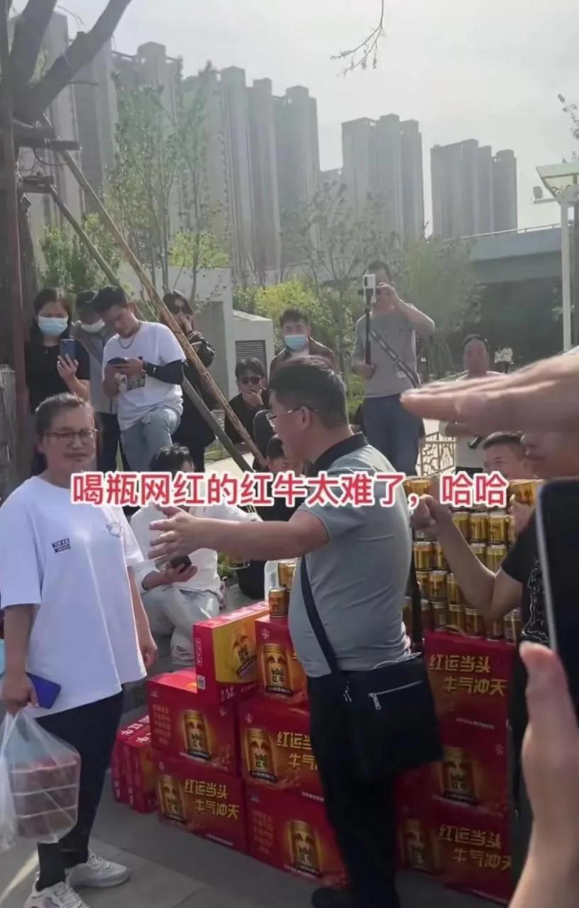 山东德州大网红姜涛,闻着流量的味儿,连夜赶到淄博.