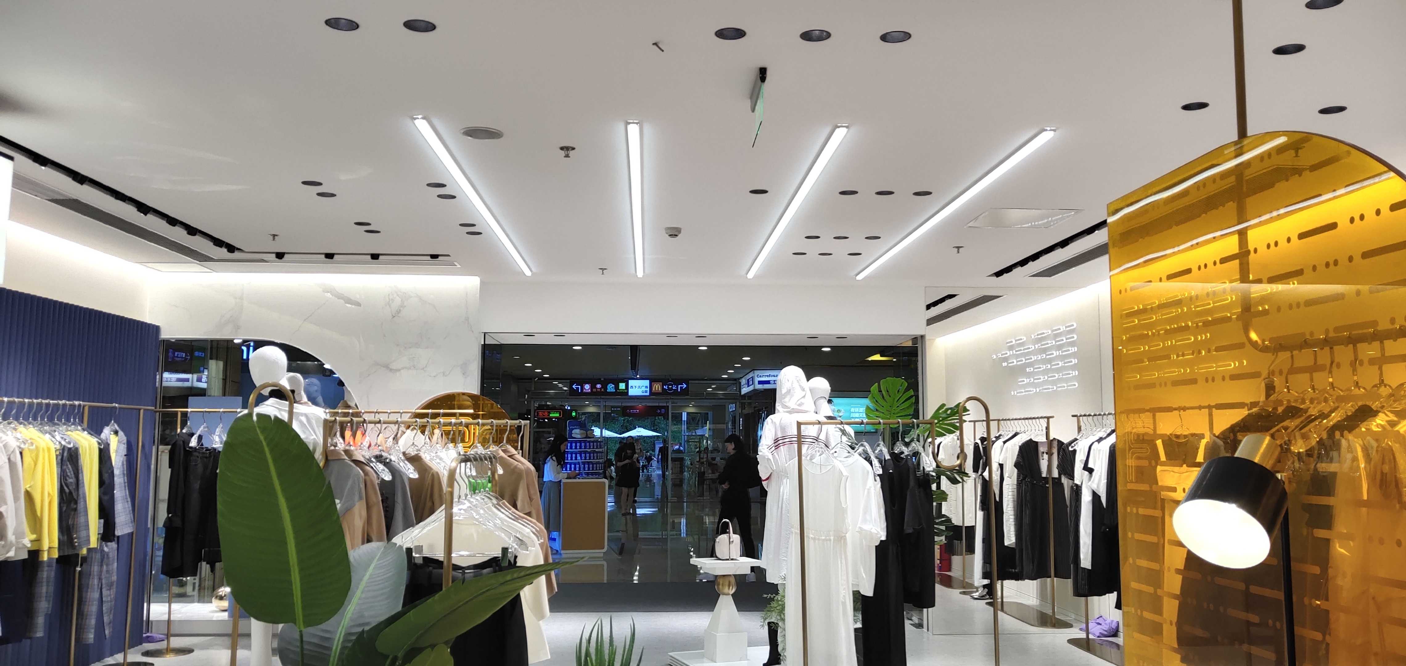 服装店灯光:照亮时尚之路