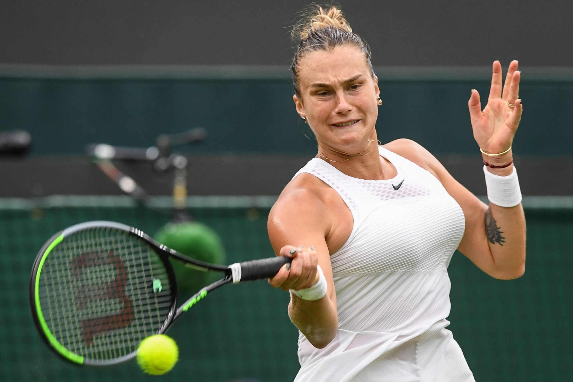 (2)网球——温网:萨巴伦卡晋级