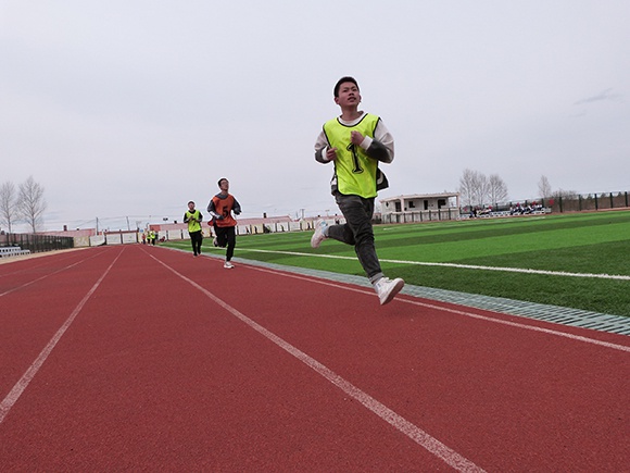 "双减"落地生花 长跑助力健康——塔河五中组织召开2022年春季长跑