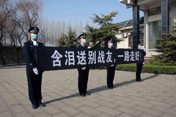 痛别!新泰民警卢保田不幸因公牺牲,年仅42岁!