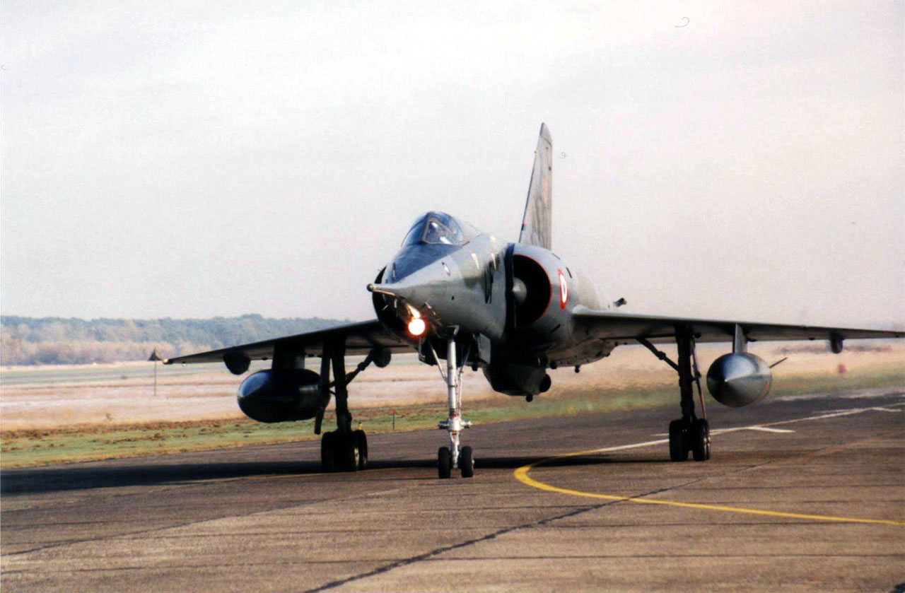 为何只有中美俄有战略轰炸机?其它国家为何不造,一原因太关键