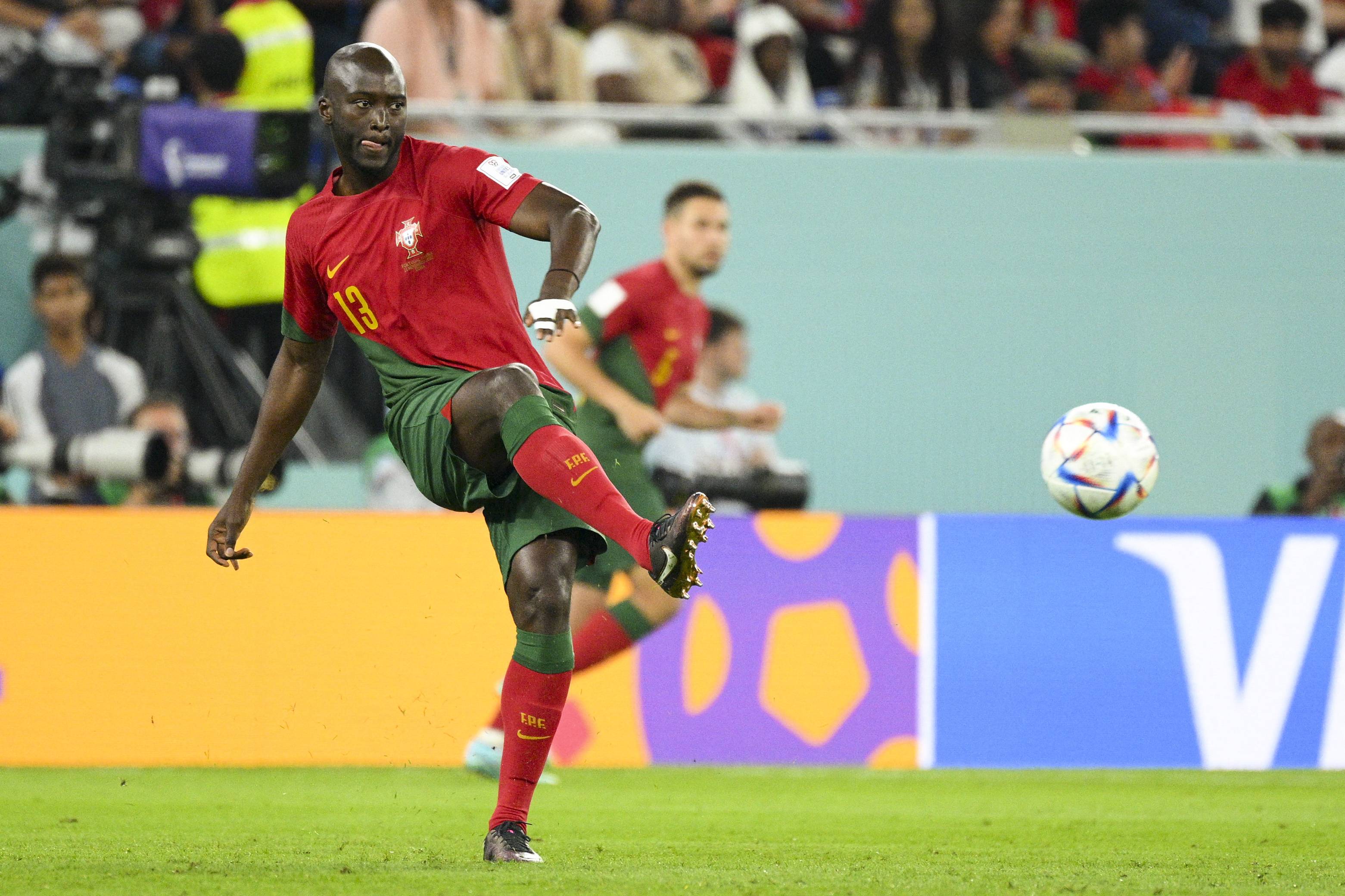 葡媒:达尼洛·佩雷拉3根肋弓骨折 无缘葡萄牙后两轮小组赛