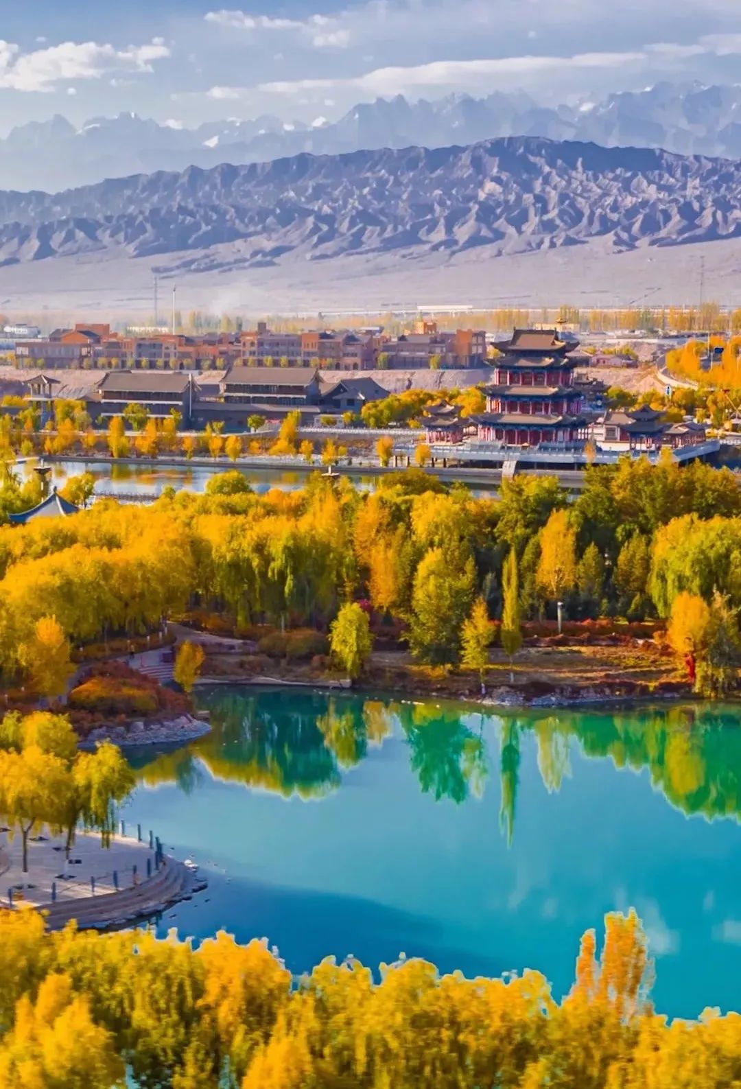 嘉峪关,秋日私语"拼"出来