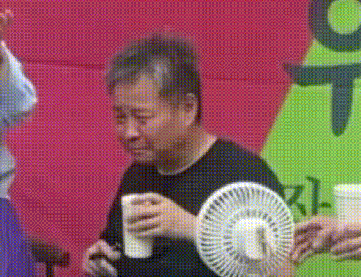 " "表情包"来源:小红书@大白胖子 @judy猪猪 @黄小仙儿为了签售会,冒