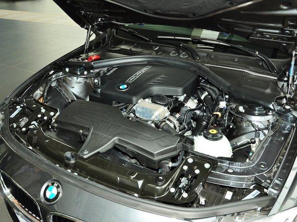 宝马3系怎么喷玻璃水