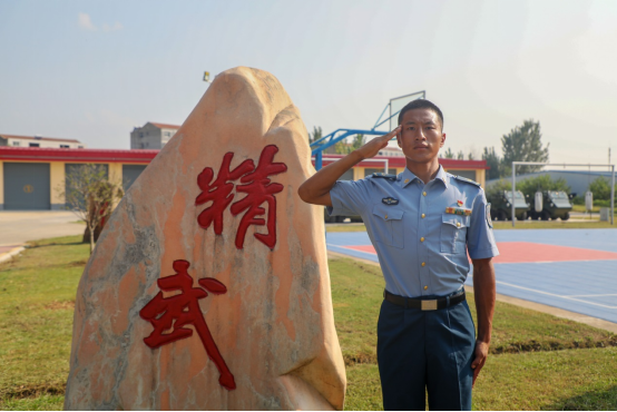 入伍4年榮立3次三等功,偵察尖兵保送入學!