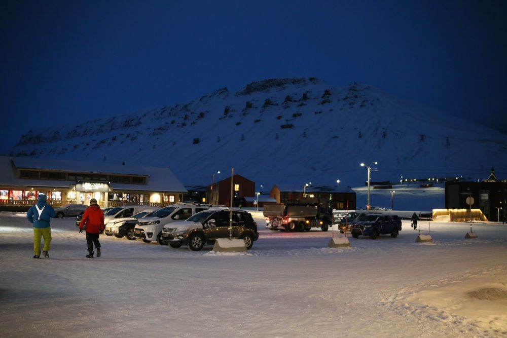 极夜里的北极小镇