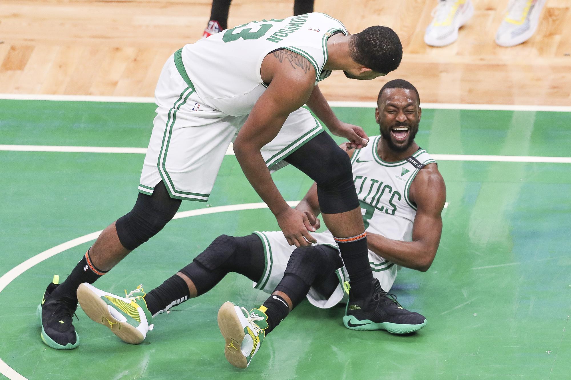 「图」沃克32分平个人赛季最高 凯尔特人力克太阳