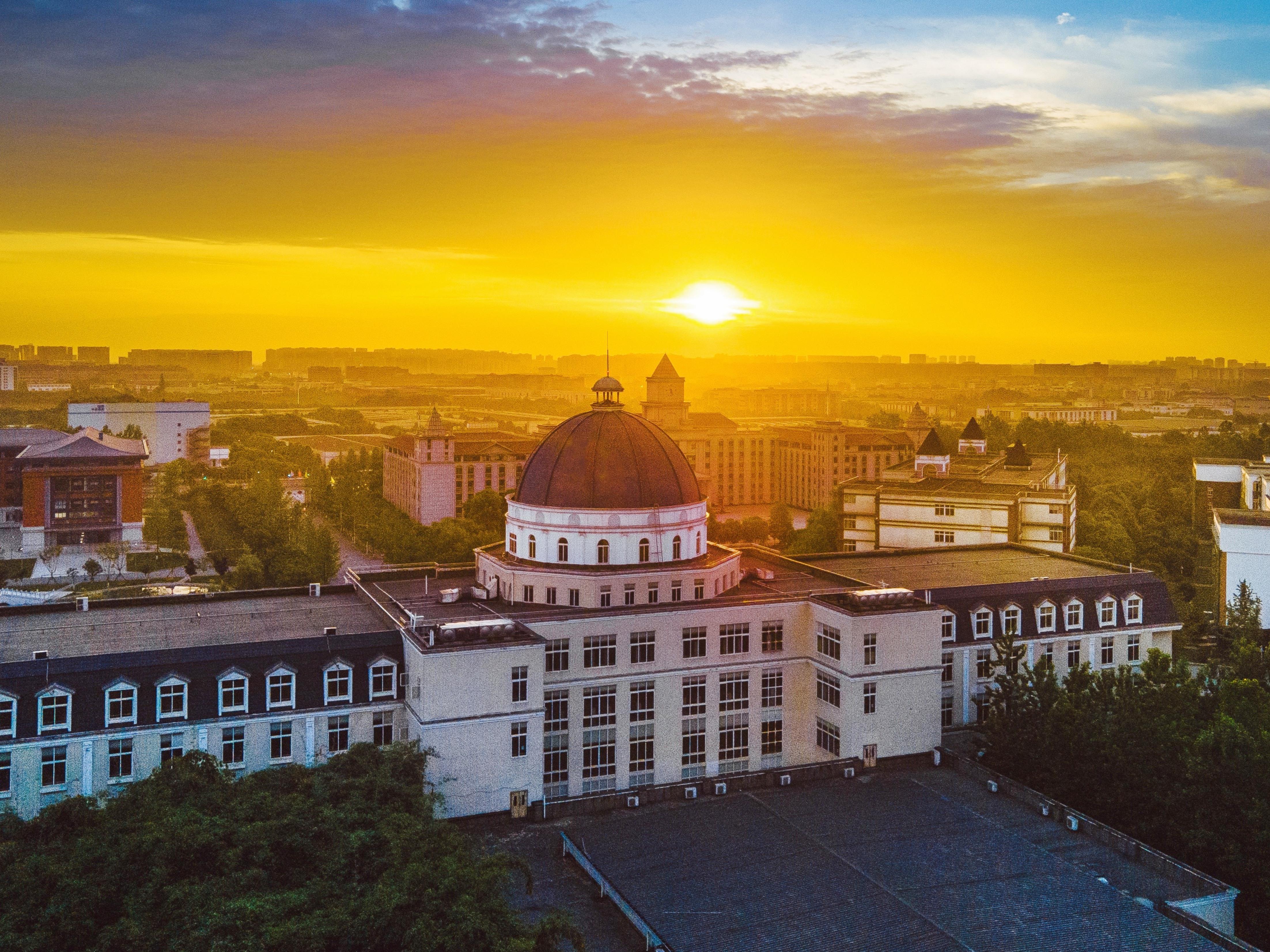 校长来了|成都锦城学院校长王亚利:建"西部领先,全国一流"的应用型大