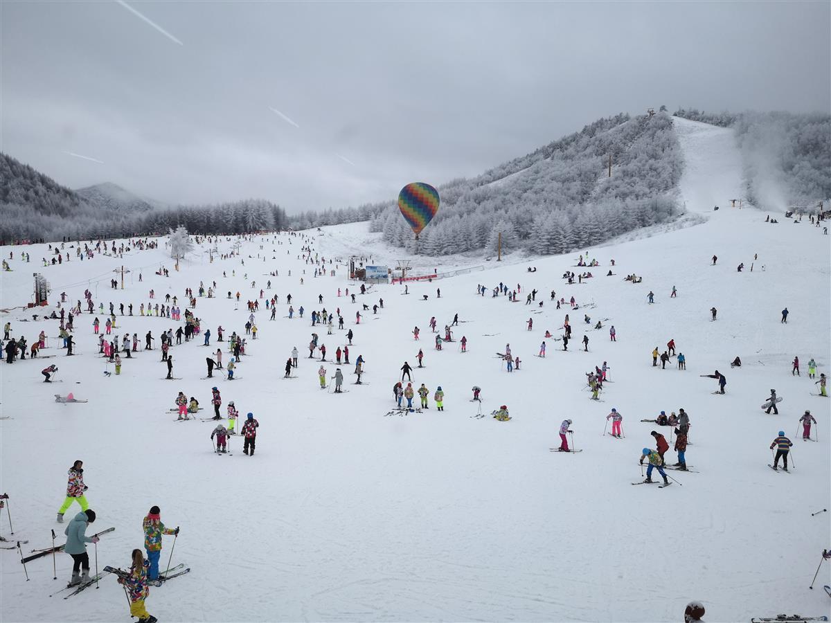 神湖四季滑雪场图片