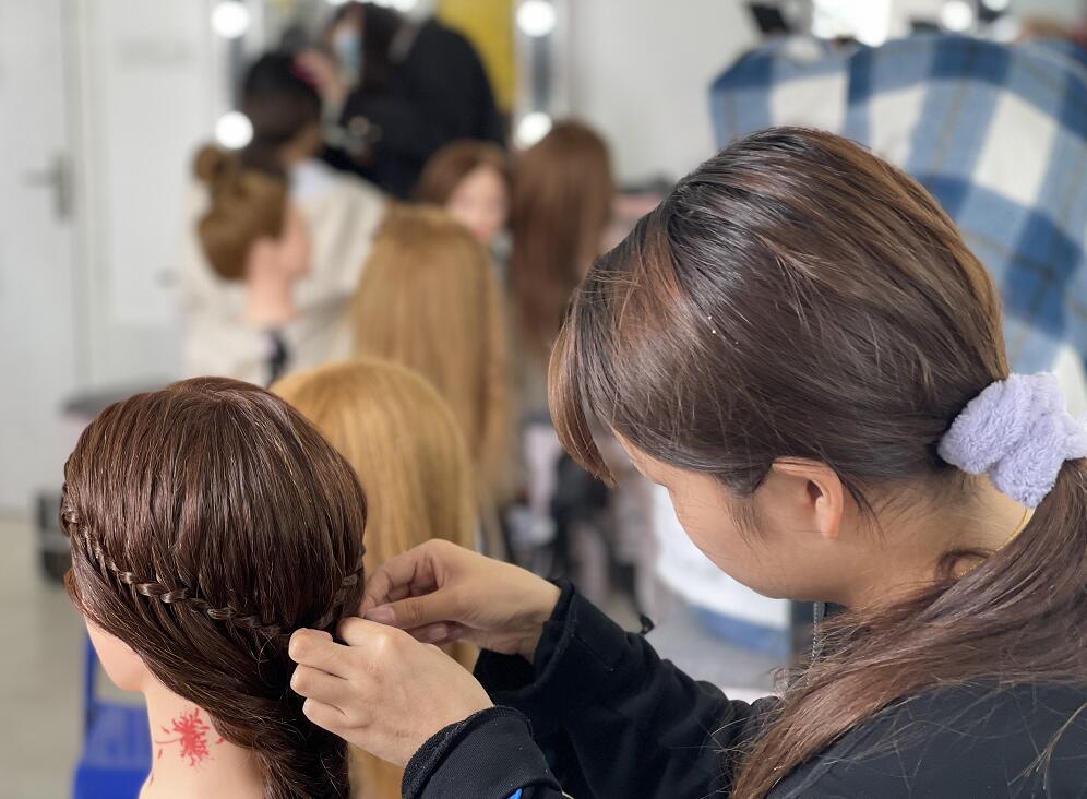 南昌成远美发培训学校南昌高级美发培训学校南昌正规美发学校