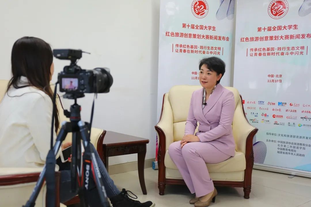 中国网专访顾晓园书记:传承红色基因 培育时代新人