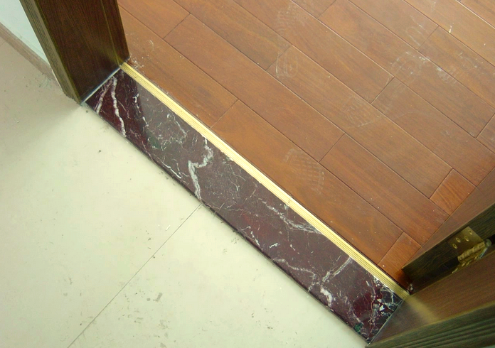 门槛石颜色选择与风水禁忌全解析