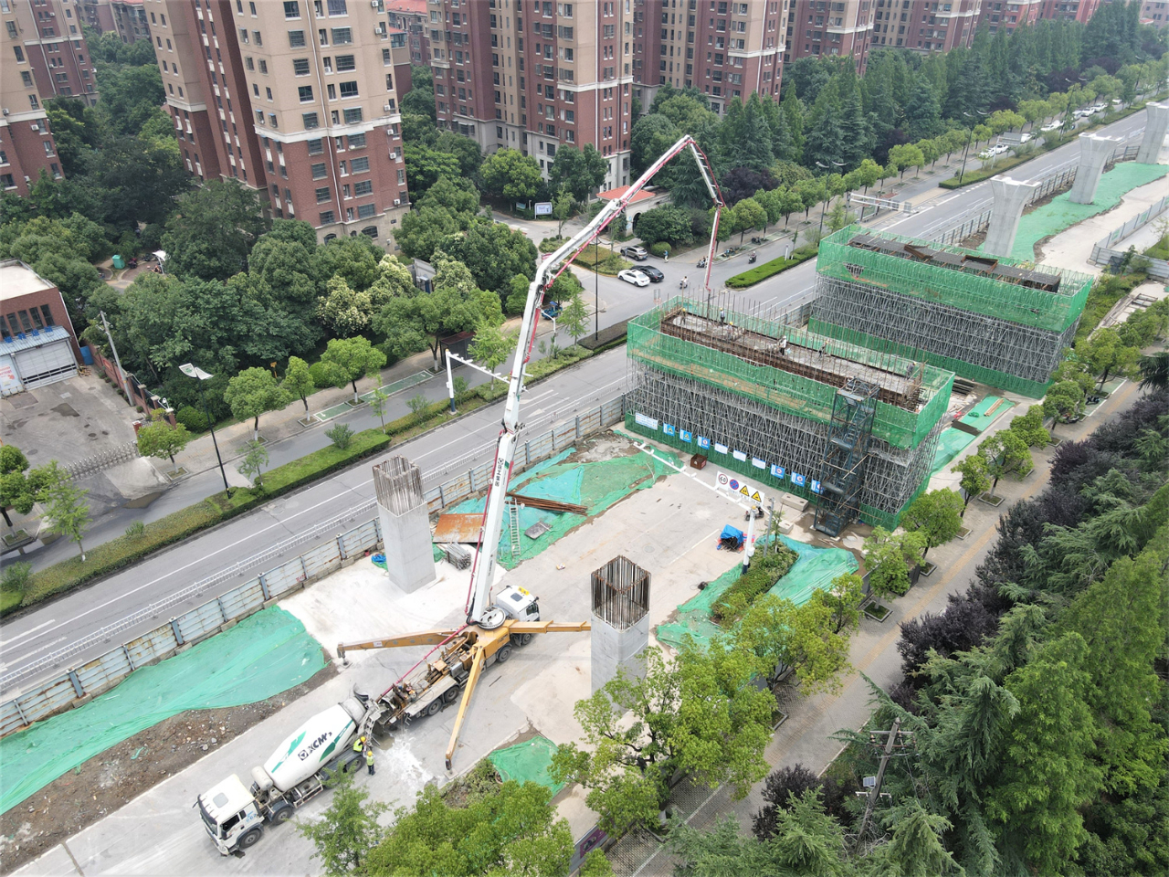 宁马城际铁路首个门式墩盖梁顺利浇筑