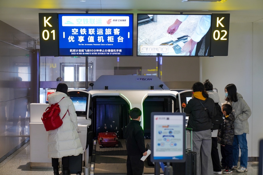 开通满月 成自宜高铁发送旅客近百万人次