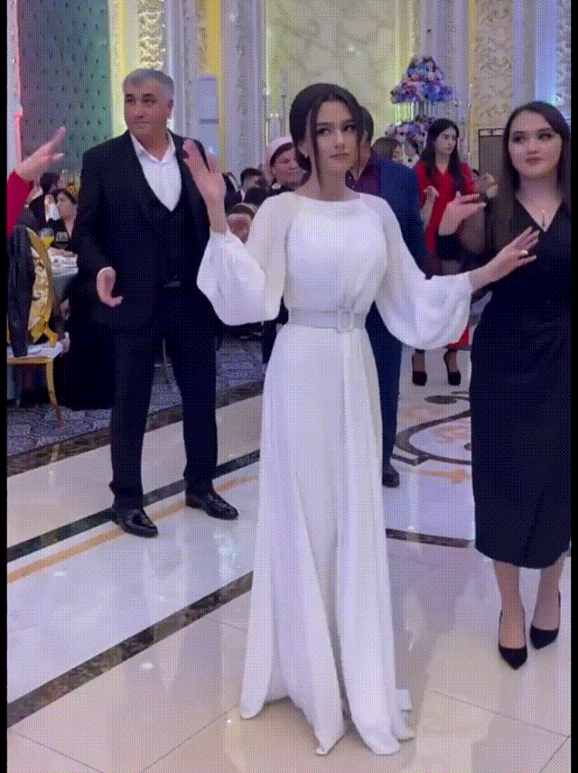 迪拜美女不仅人美气质也是杠杠的