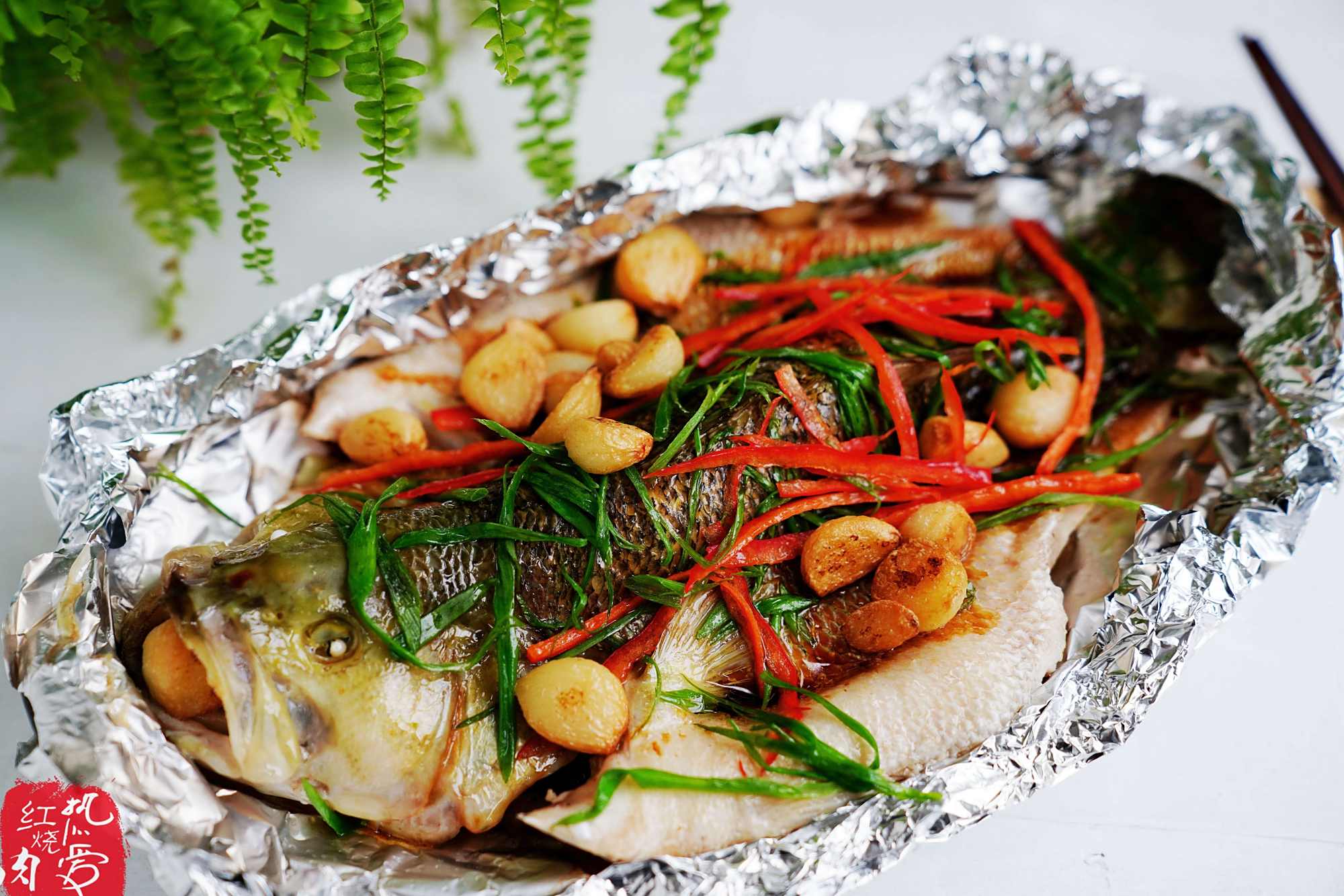 鲈鱼这么做味道鲜美口感嫩,无需厨艺特简单,拿张锡纸一包就能做