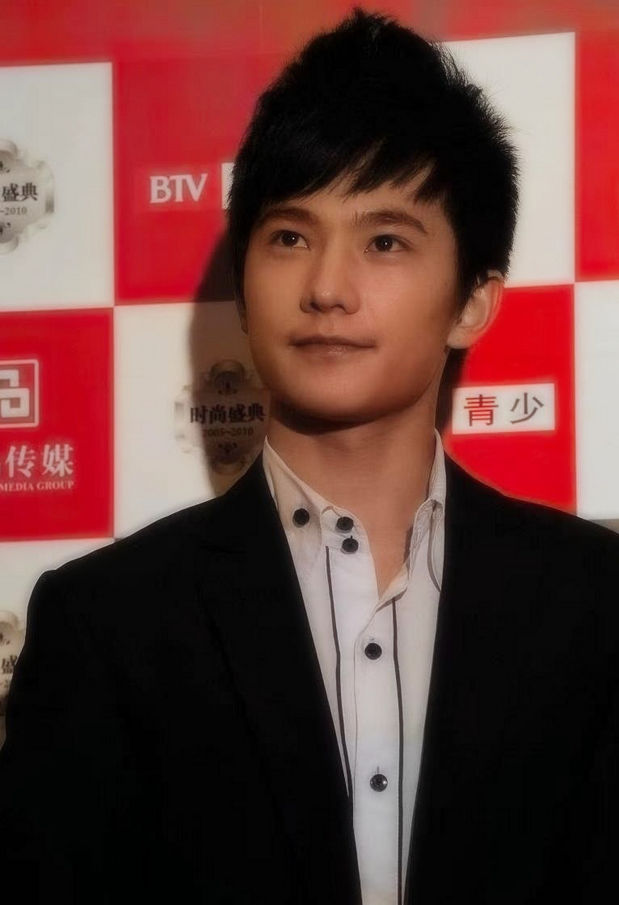 杨洋的发型是这样的!这应该看起来更响亮!