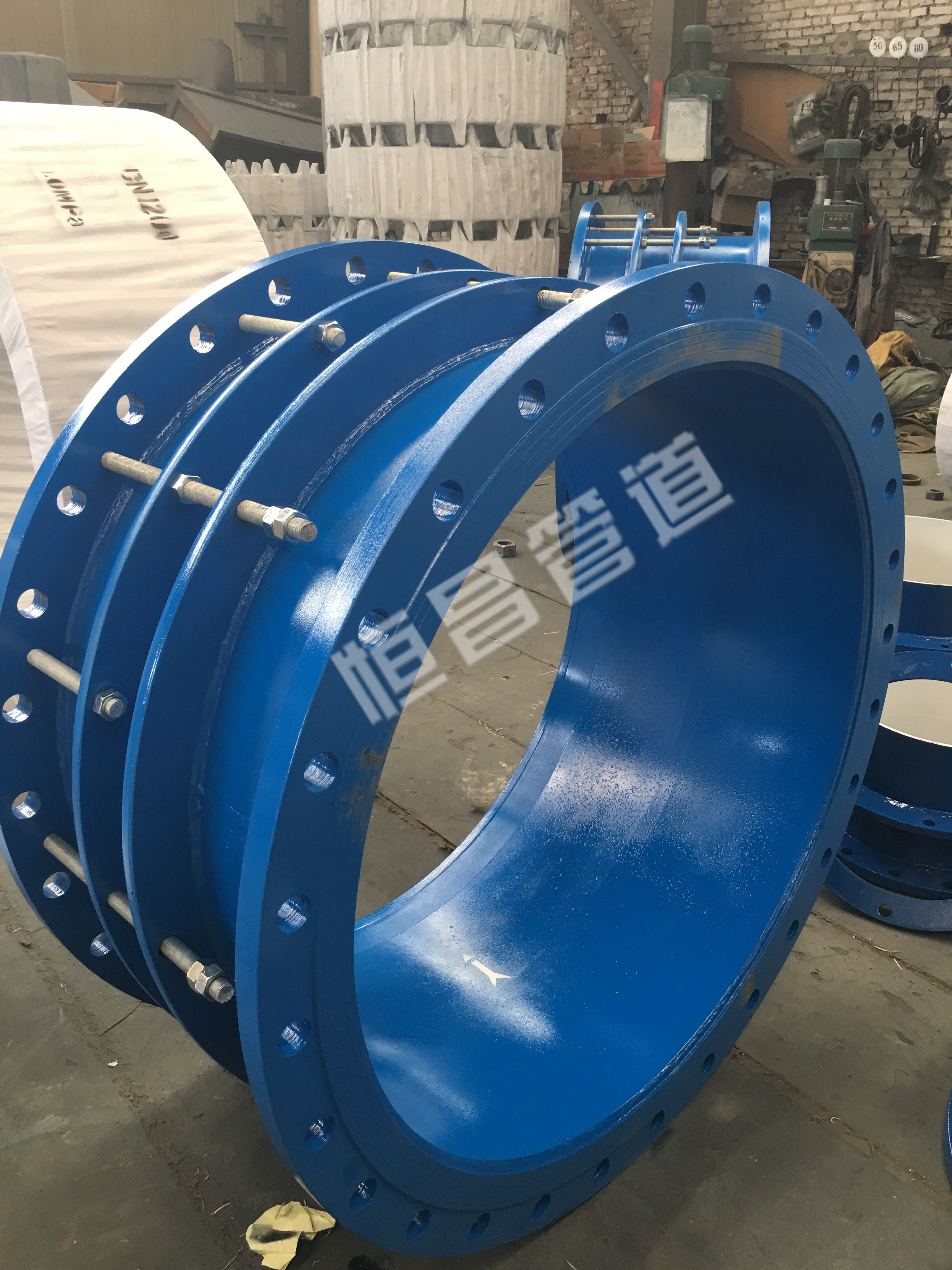 双法兰限位伸缩节使用方法及作用