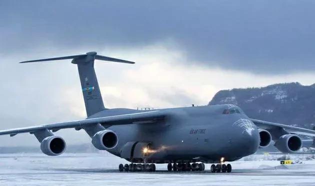 美国急着撤离阿富汗,那为什么不用运输能力更强的c5运输机呢?