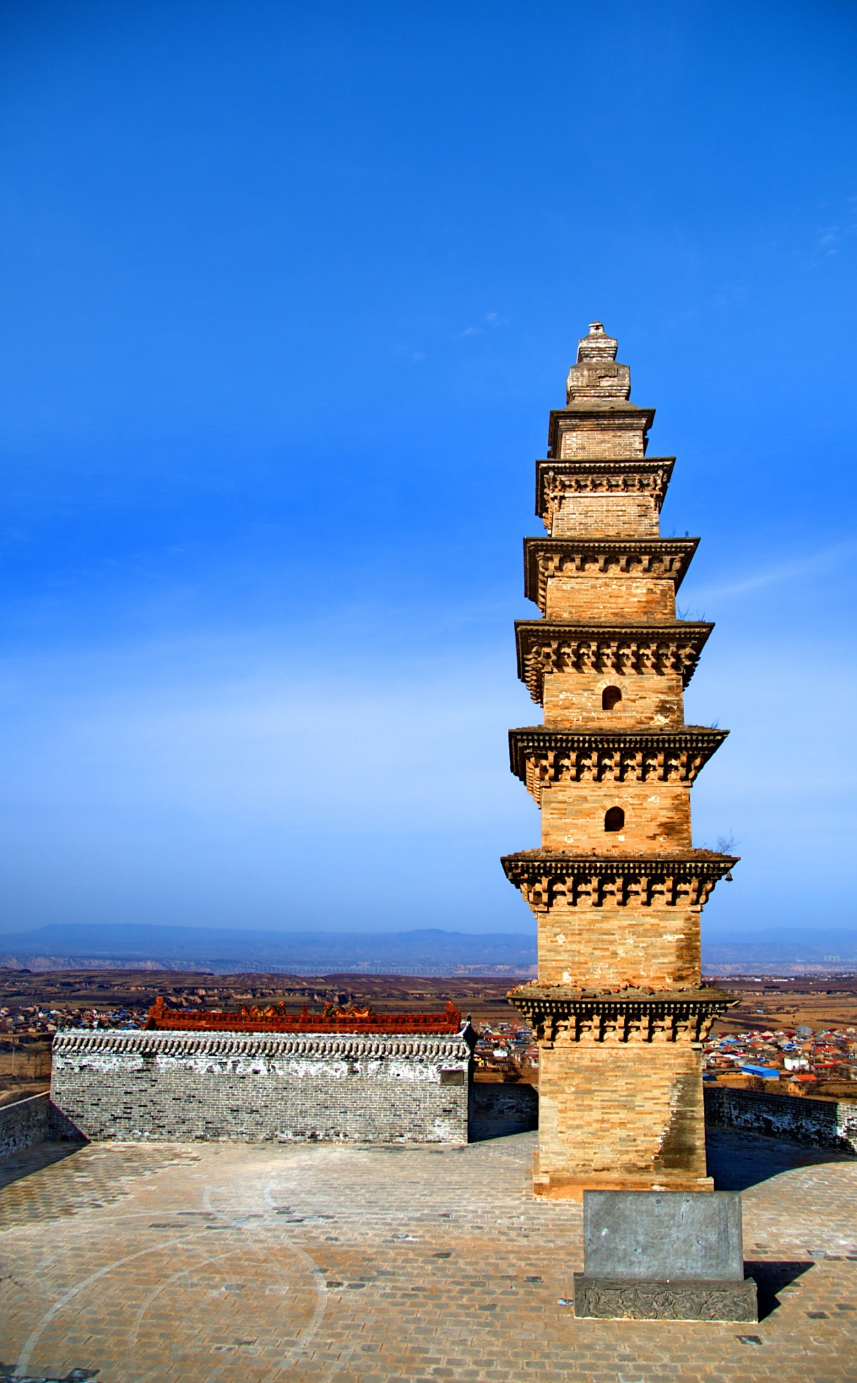 万荣八龙寺塔:沐浴千年风雨的宋代砖塔