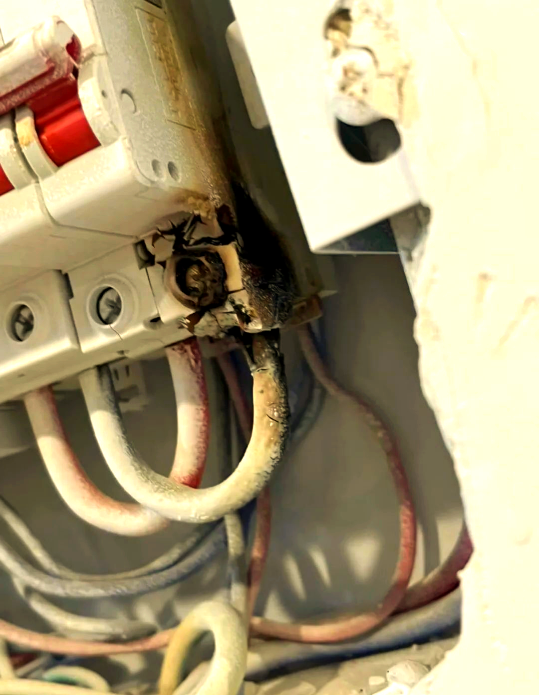 水电改造中的电表箱问题,这些用电安全隐患需警惕