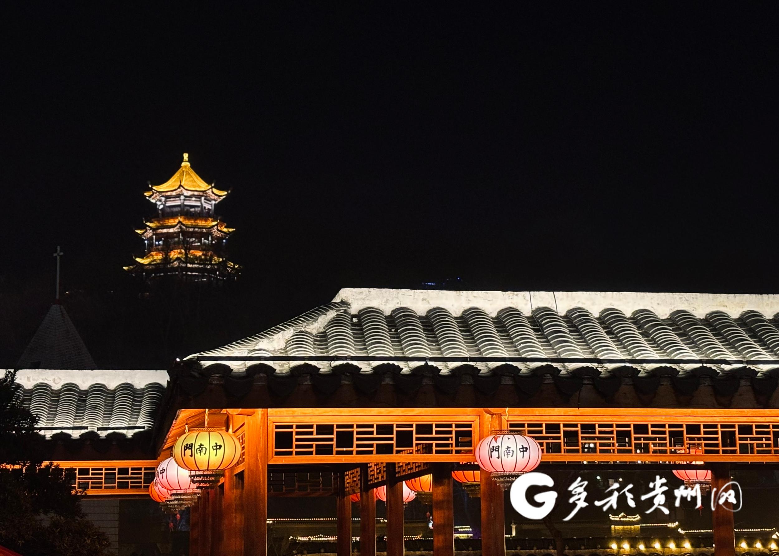 「新春走基层」铜仁中南门古城:花灯璀璨年味浓 流光溢彩贺新春