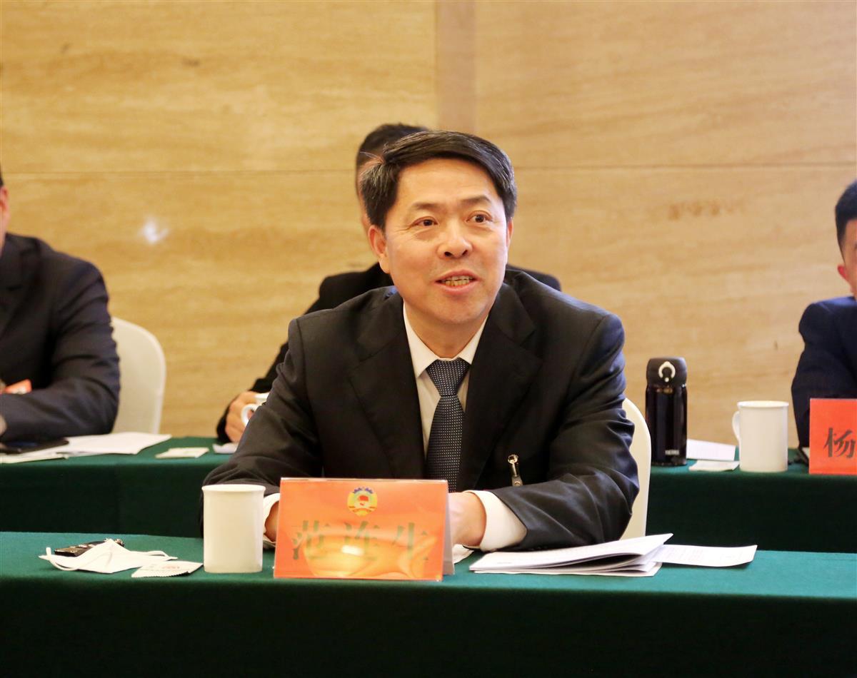 范连生参加政协委员小组讨论时强调委员企业家要在"八个品质"提升中
