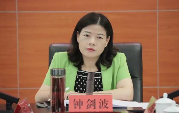 钟剑波主持召开南县公租房运营管理和保障性住房建设工作调研座谈会