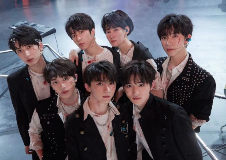 "吃个桃桃"的风小逸生活号被扒,自称要做时代少年团忠实粉丝