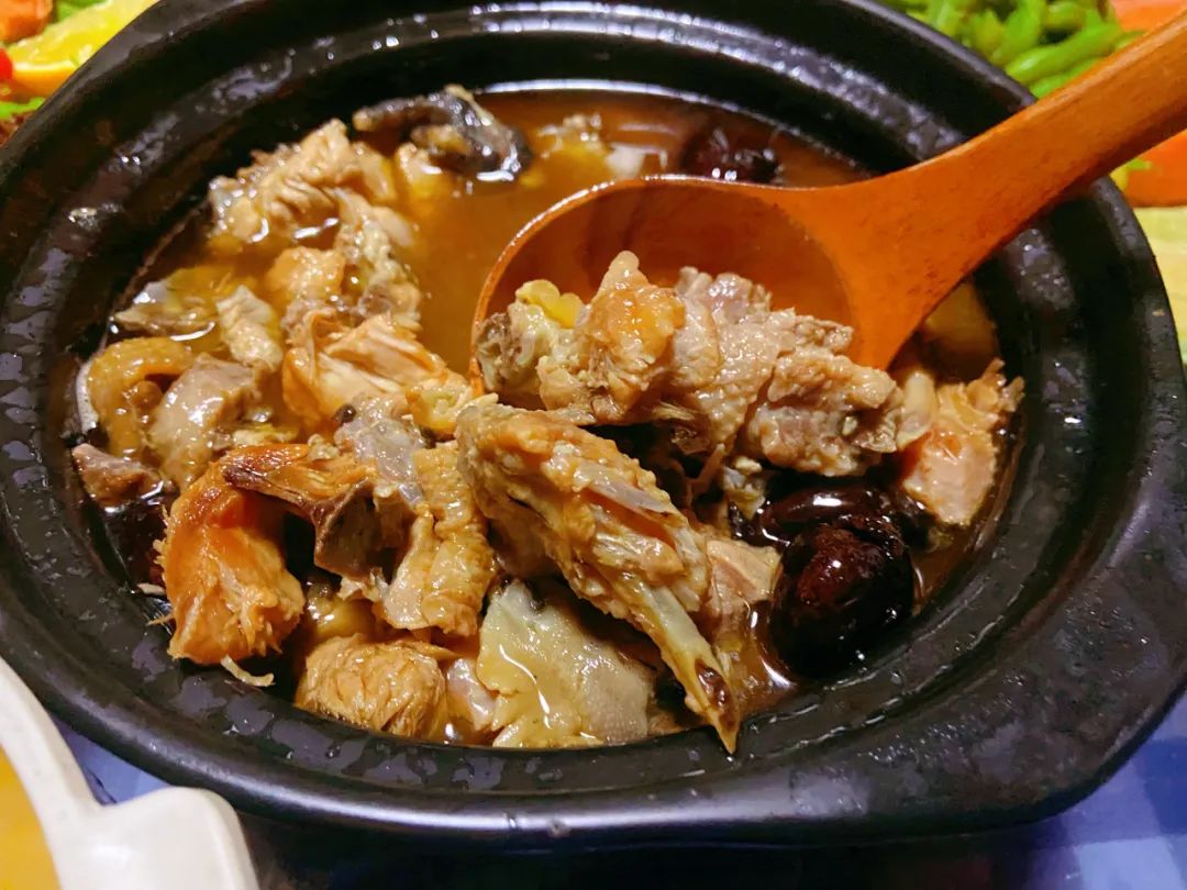 乐享云南|美食·怒江漆油鸡