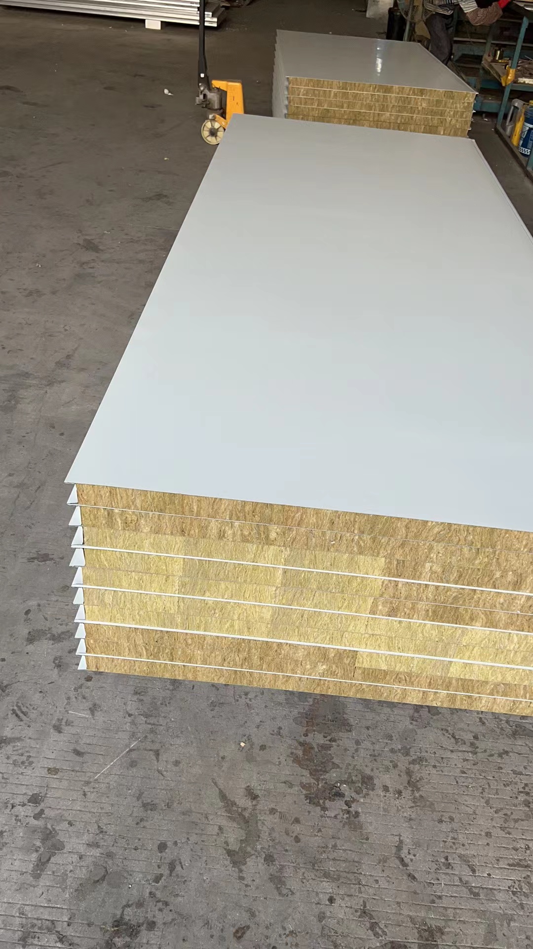 岩棉彩钢板净化板有什么特点