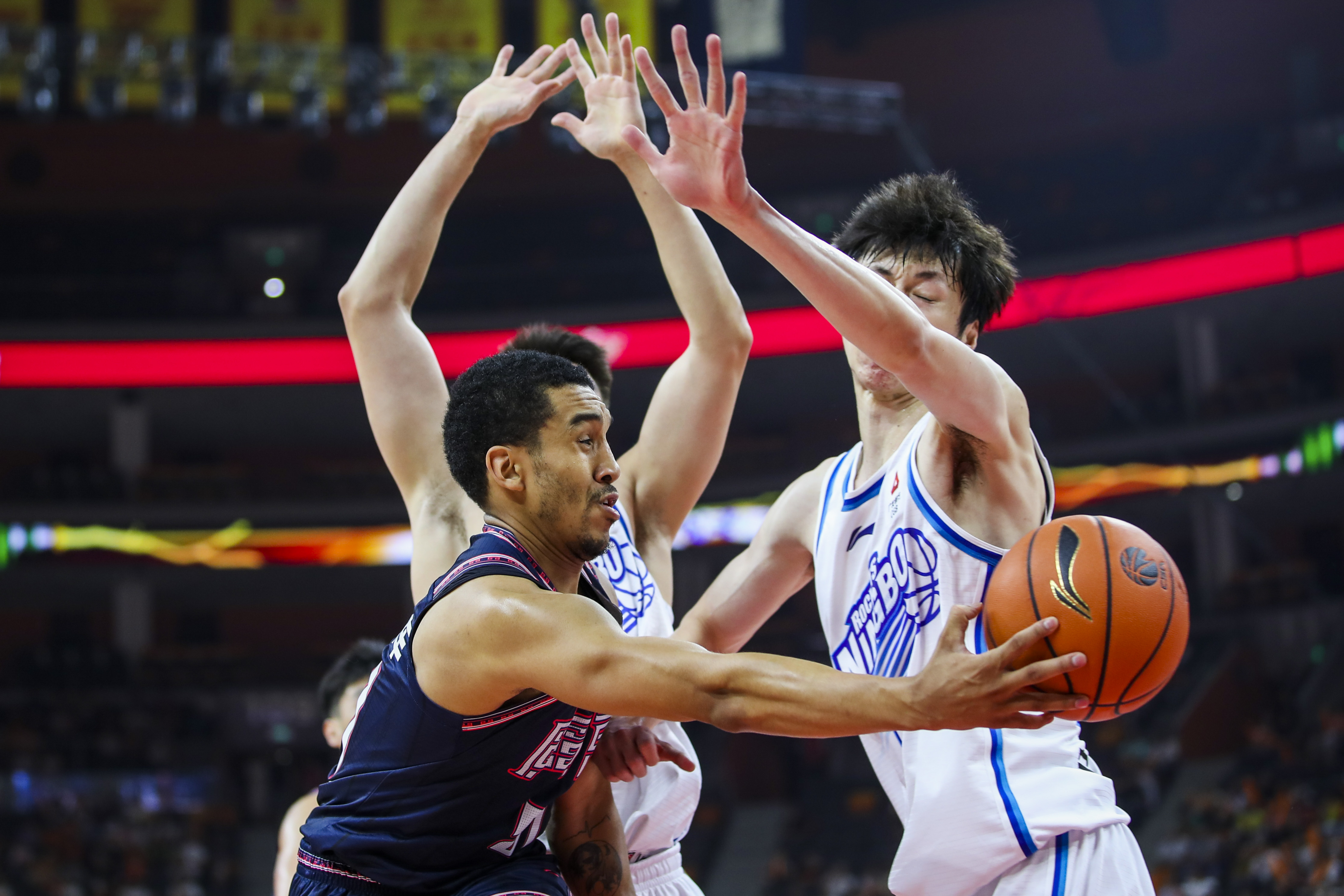 篮球——cba常规赛:广东华南虎胜宁波町渥