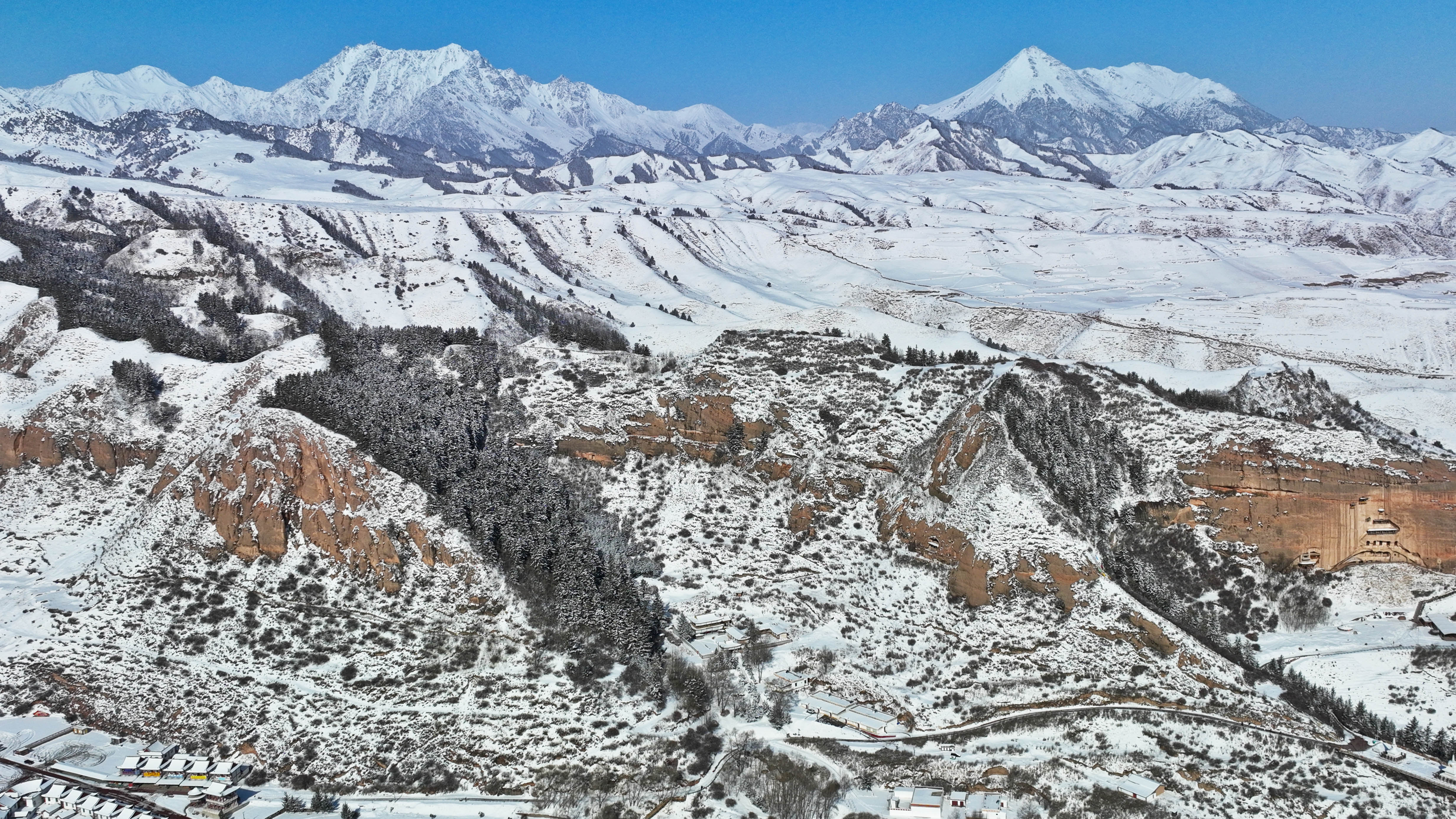 赞美祁连山雪景图片