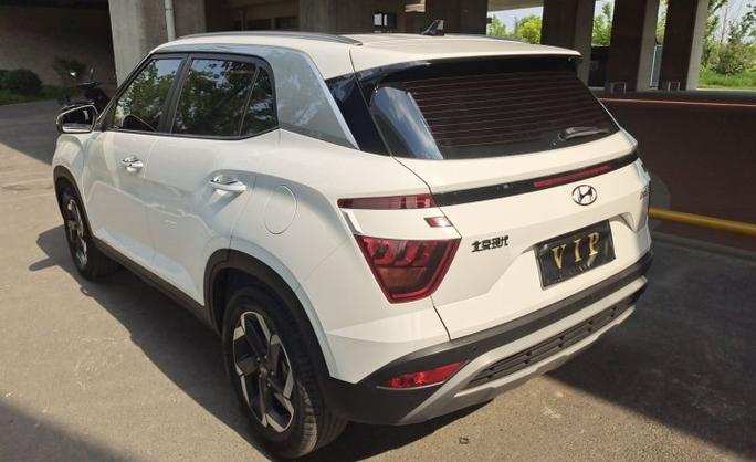 现代车型大全白色轿车