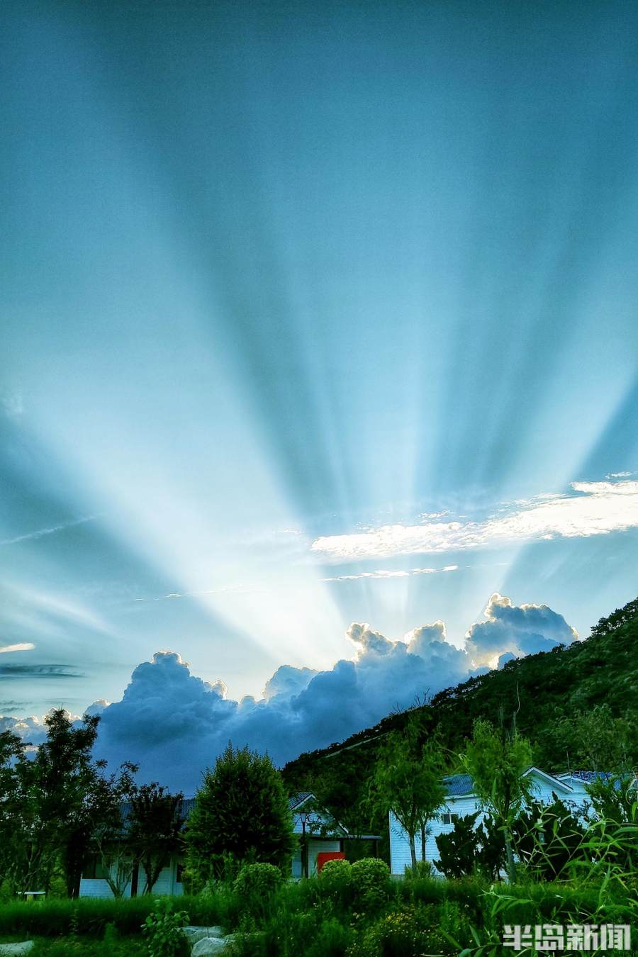 奇云霞光,美出天际