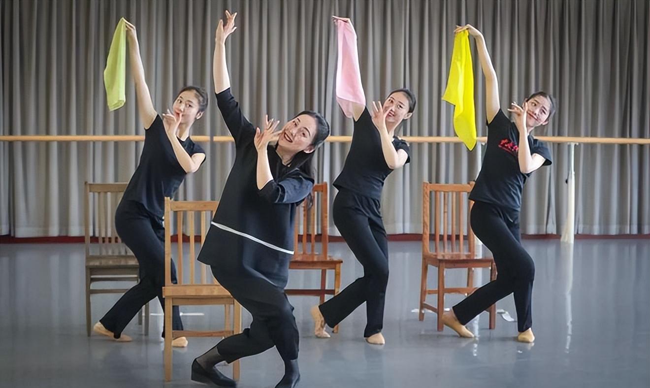 著名舞蹈家沈培艺:主演的影视剧也很精彩,女强男弱的婚姻幸福吗