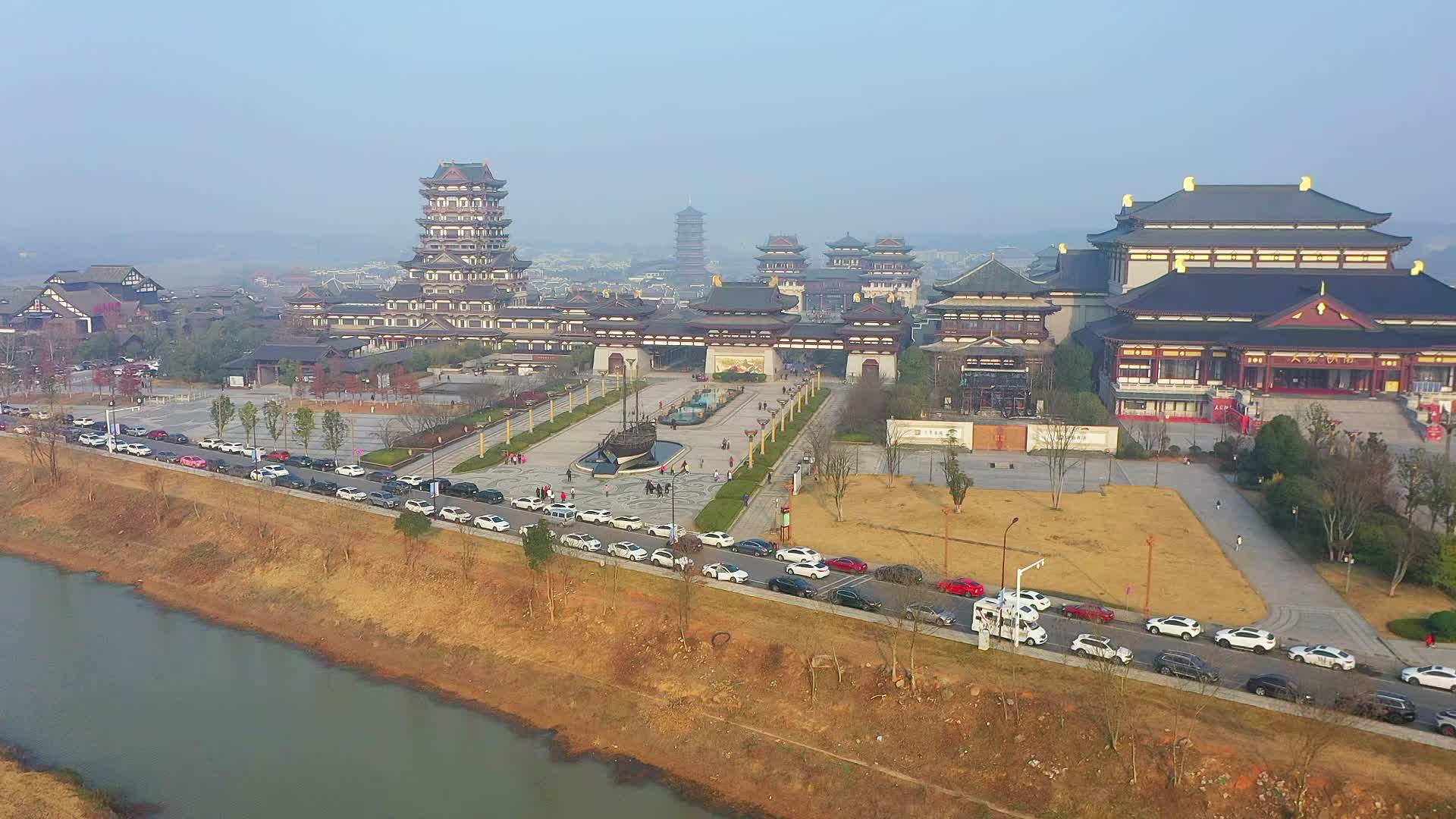 国潮花灯大赏,燃情篝火狂欢 长沙铜官窑景区共接待游客4万人次